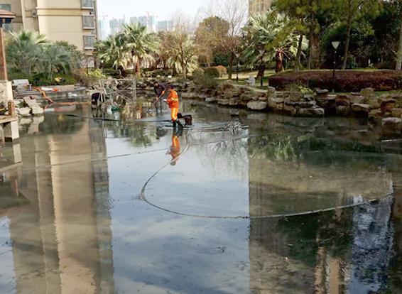 滨城景观池淤泥清理