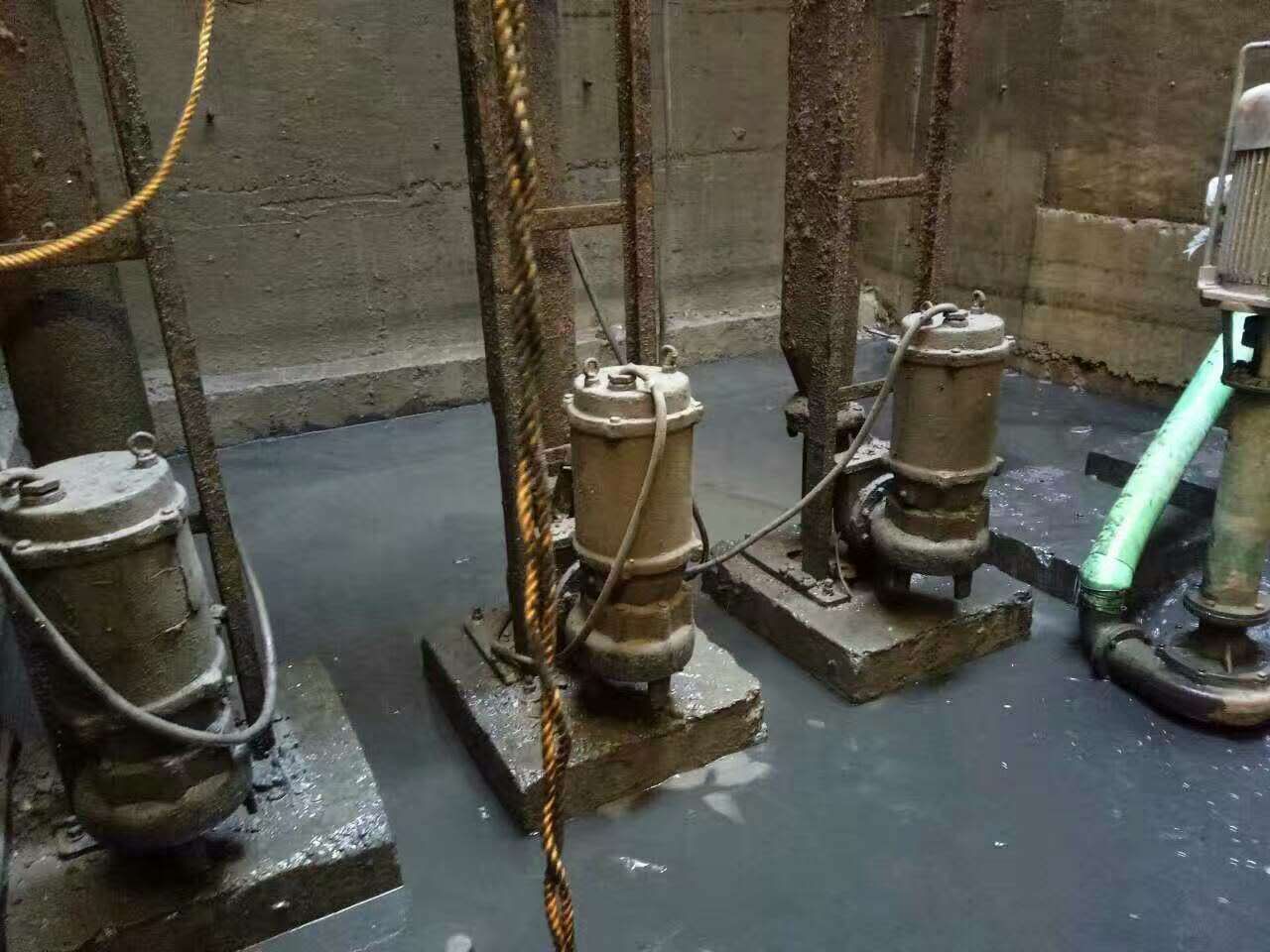 滨城污水池清理